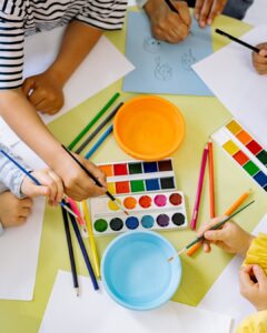kids painting